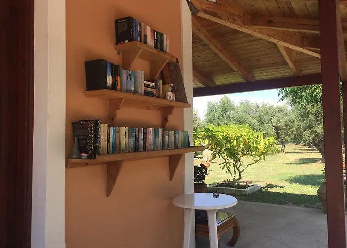 Apartament Dimaras *